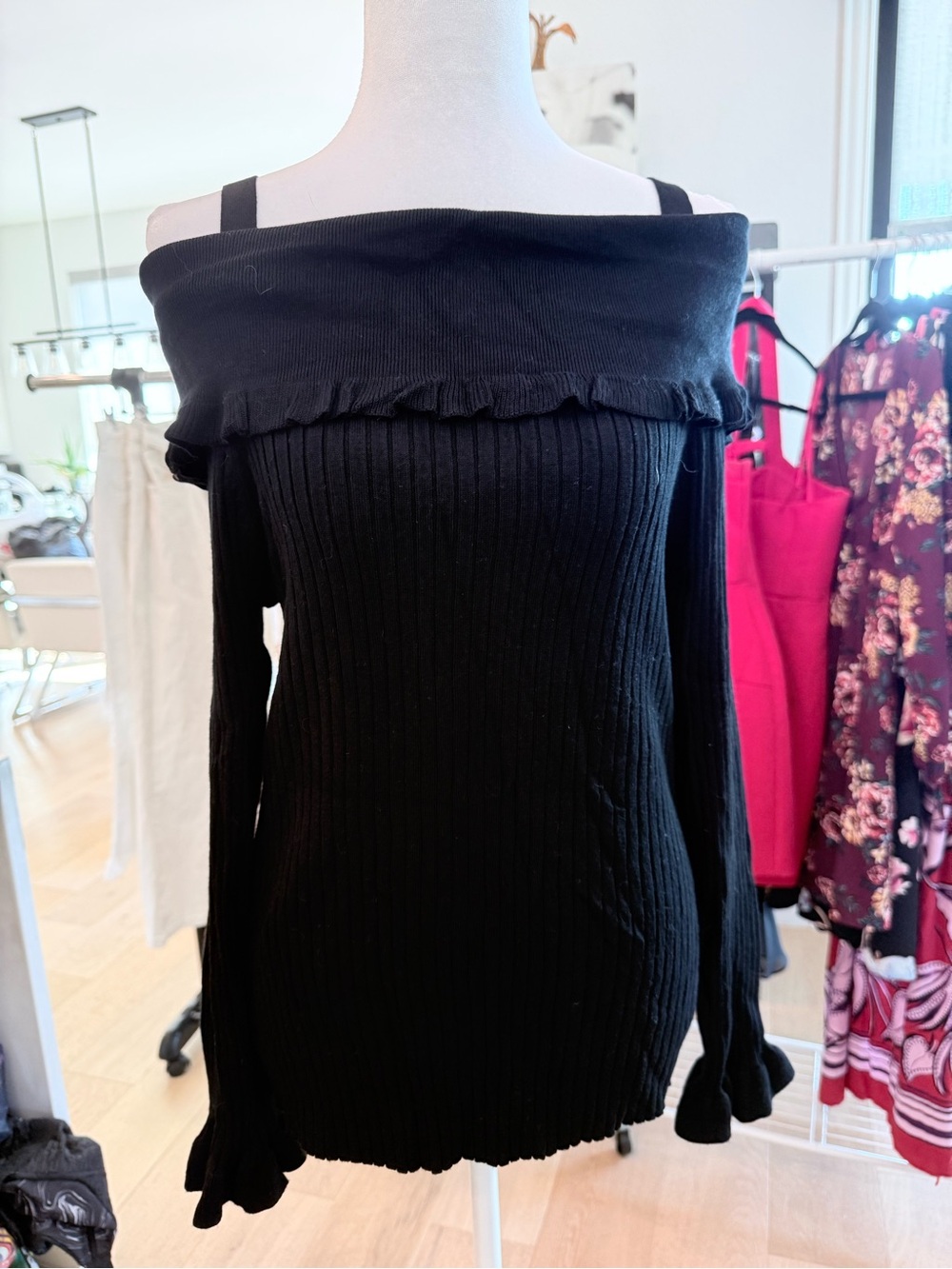 Cable & Gauge Black Off-the-Shoulder Ribbed Sweater